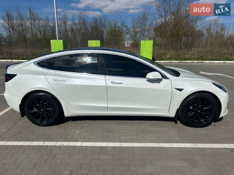 Седан Tesla Model 3 2019 в Вінниці