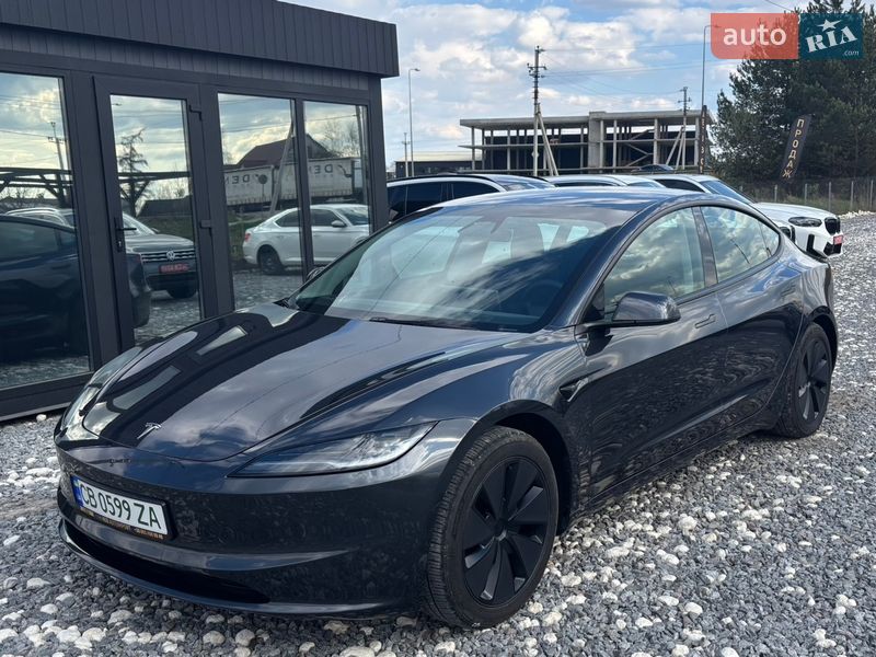 Tesla Model 3 2024