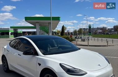 Седан Tesla Model 3 2021 в Житомире