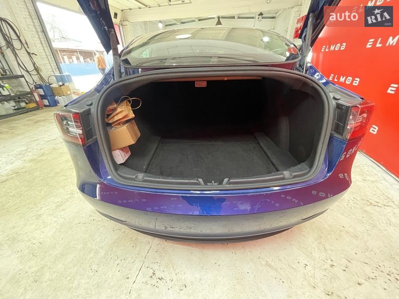 Седан Tesla Model 3 2022 в Києві