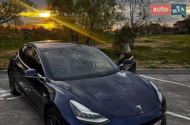 Седан Tesla Model 3 2018 в Киеве