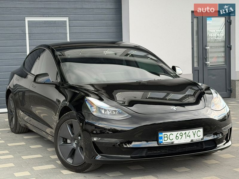 Седан Tesla Model 3 2023 в Дрогобыче