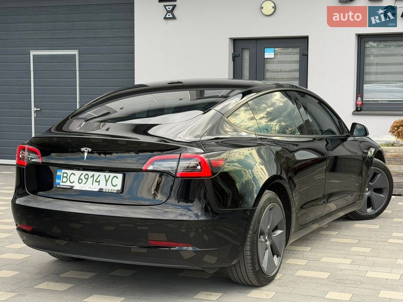 Седан Tesla Model 3 2023 в Дрогобыче