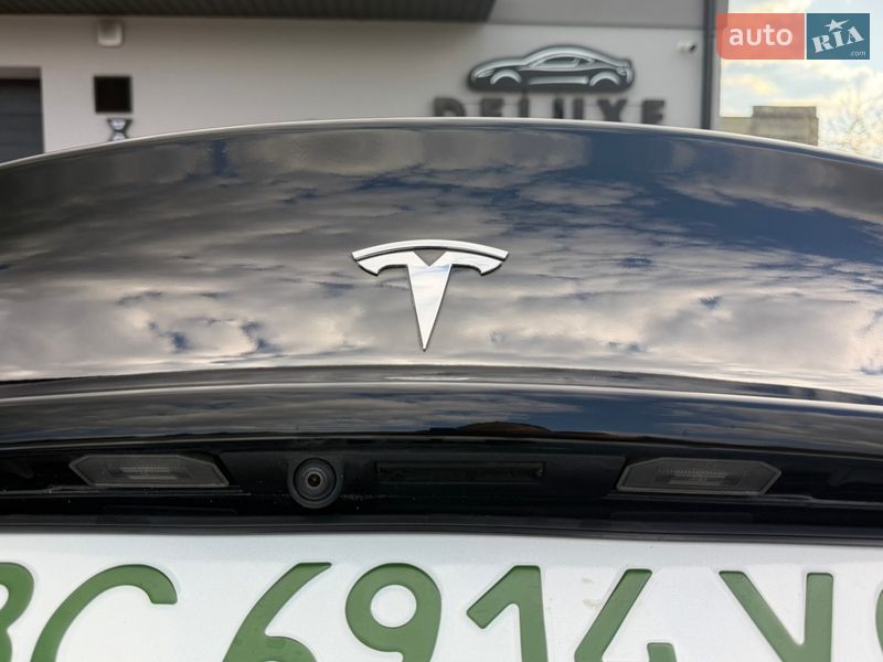 Седан Tesla Model 3 2023 в Дрогобыче