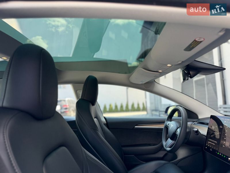 Седан Tesla Model 3 2023 в Дрогобыче