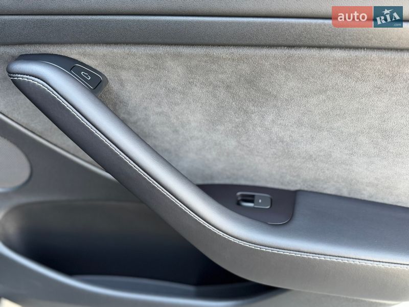 Седан Tesla Model 3 2023 в Дрогобыче