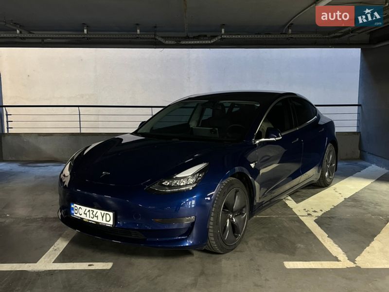 Седан Tesla Model 3 2018 в Львові