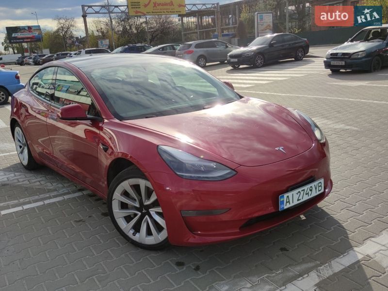 Седан Tesla Model 3 2022 в Киеве