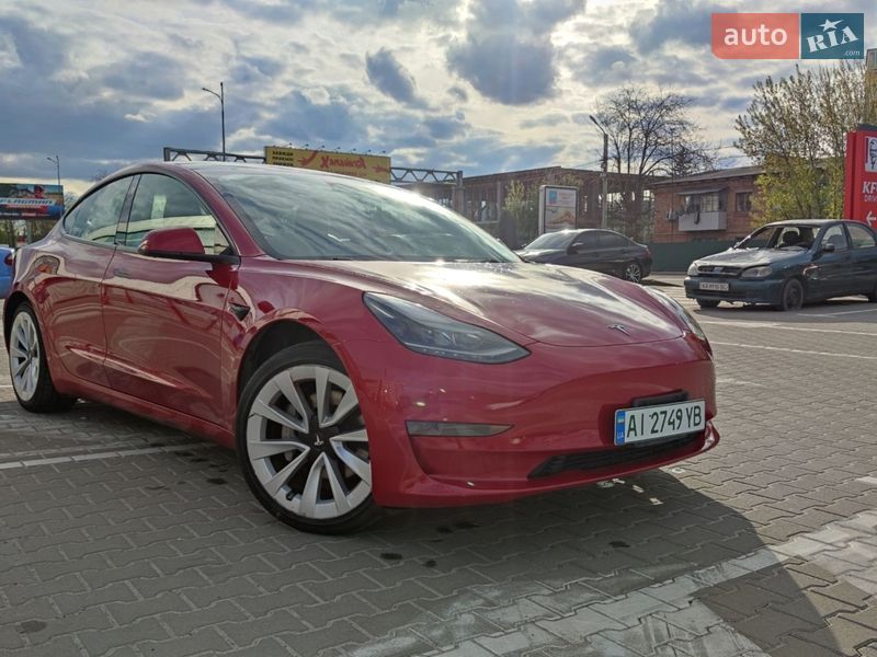 Седан Tesla Model 3 2022 в Киеве