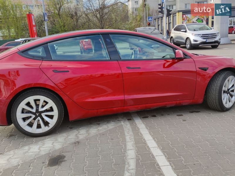 Седан Tesla Model 3 2022 в Киеве