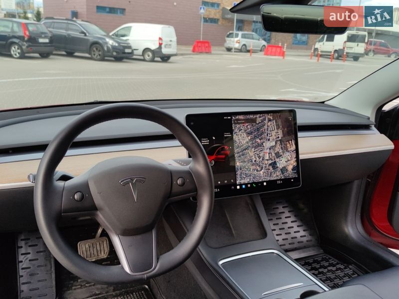 Седан Tesla Model 3 2022 в Киеве