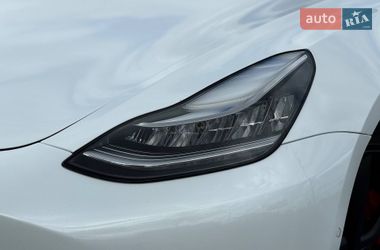 Седан Tesla Model 3 2019 в Кривому Розі