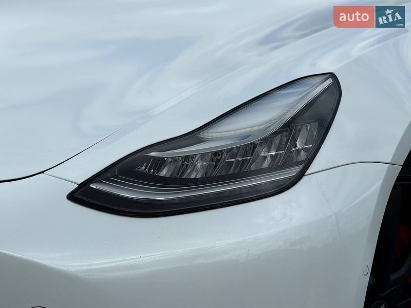 Седан Tesla Model 3 2019 в Кривому Розі