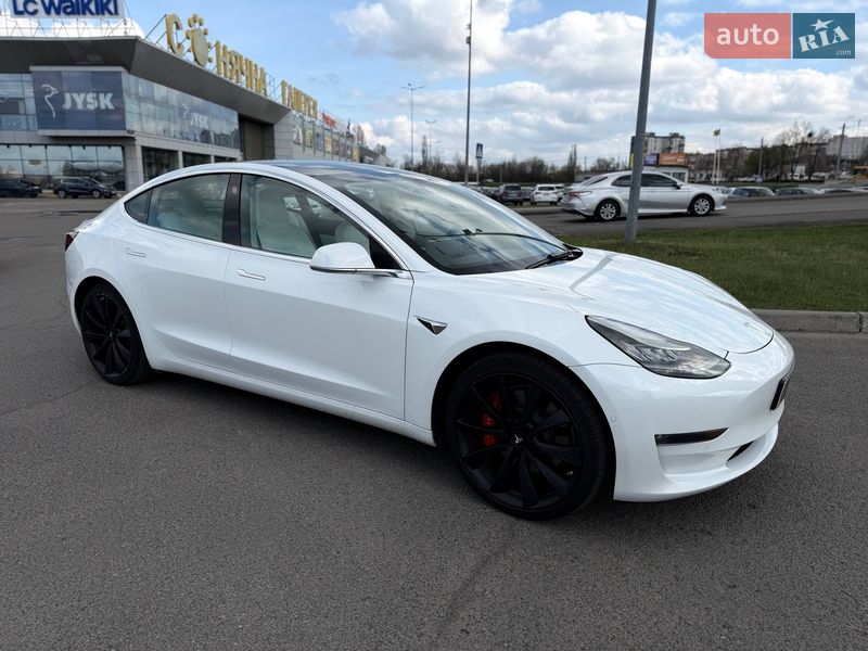 Седан Tesla Model 3 2019 в Кривому Розі