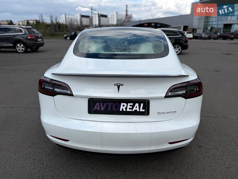 Седан Tesla Model 3 2019 в Кривому Розі