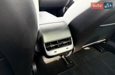 Седан Tesla Model 3 2019 в Кривому Розі