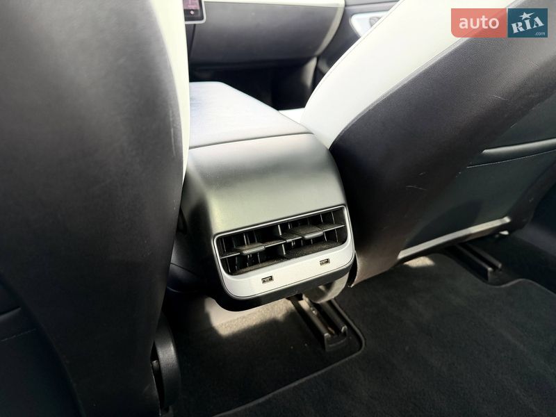 Седан Tesla Model 3 2019 в Кривому Розі
