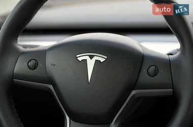 Седан Tesla Model 3 2019 в Кривому Розі