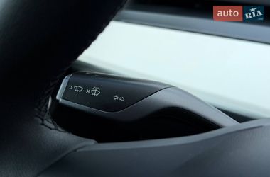 Седан Tesla Model 3 2019 в Кривому Розі
