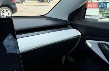 Седан Tesla Model 3 2019 в Кривому Розі