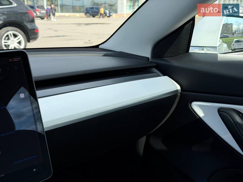 Седан Tesla Model 3 2019 в Кривому Розі