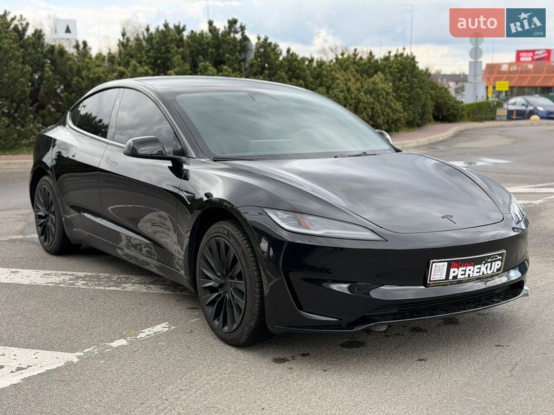 Tesla Model 3 2024