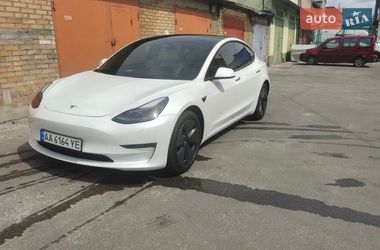Седан Tesla Model 3 2023 в Киеве