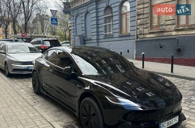 Седан Tesla Model 3 2024 в Львове