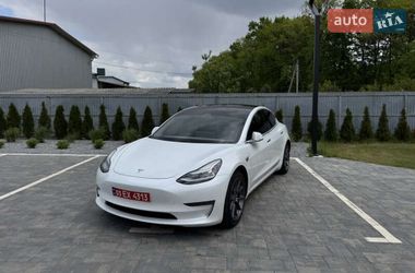 Седан Tesla Model 3 2020 в Киеве