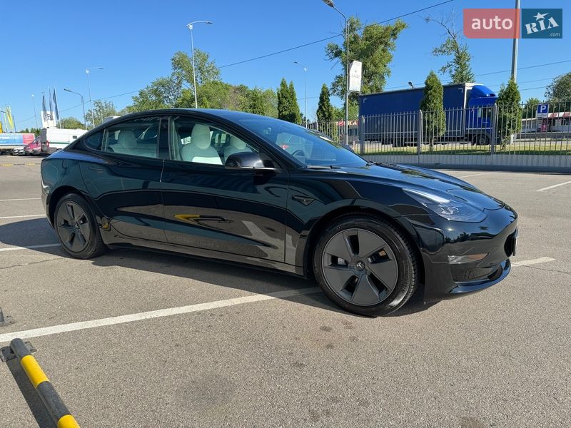 Седан Tesla Model 3 2022 в Полтаве