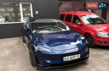Седан Tesla Model 3 2024 в Киеве