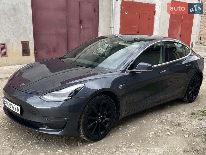 Седан Tesla Model 3 2020 в Тернополе