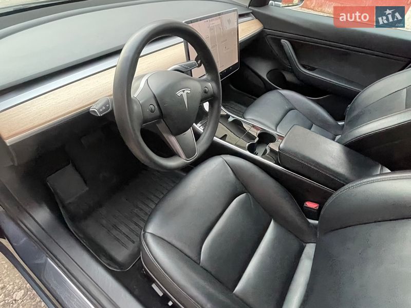 Седан Tesla Model 3 2020 в Тернополе