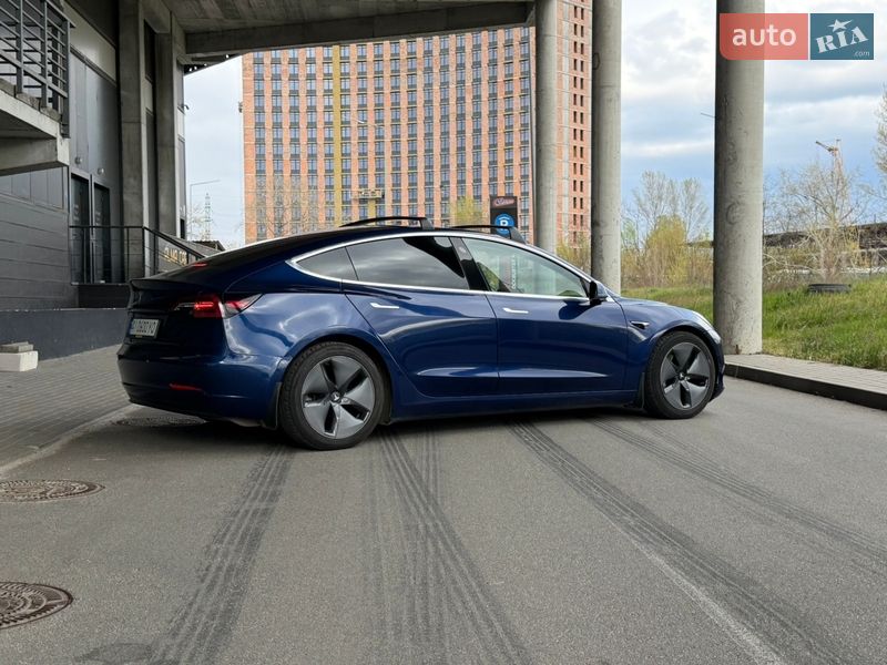 Седан Tesla Model 3 2019 в Киеве