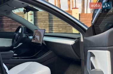 Седан Tesla Model 3 2019 в Киеве