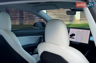 Седан Tesla Model 3 2019 в Киеве