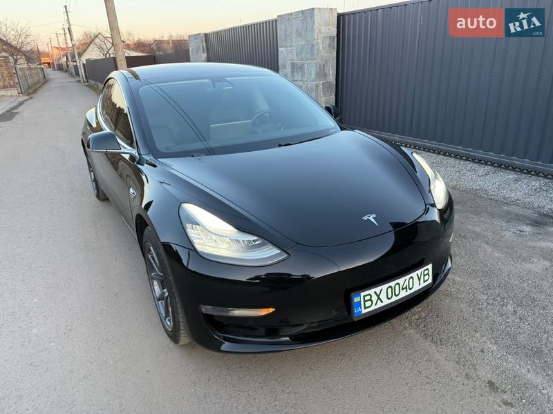 Седан Tesla Model 3 2019 в Старокостянтинові