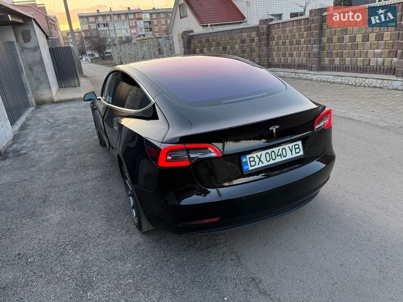 Седан Tesla Model 3 2019 в Старокостянтинові