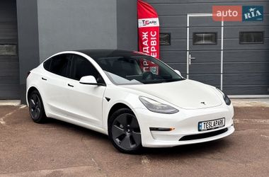 Седан Tesla Model 3 2022 в Киеве
