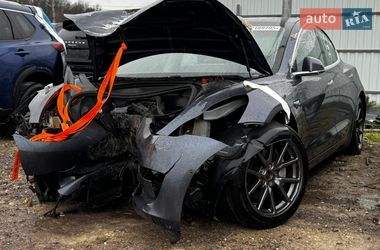 Седан Tesla Model 3 2019 в Львове