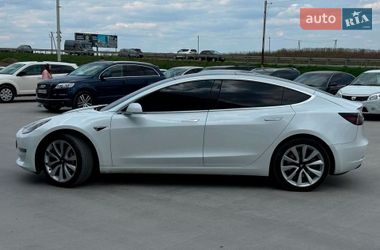 Седан Tesla Model 3 2019 в Львове