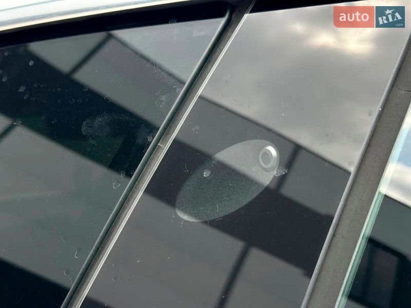Седан Tesla Model 3 2019 в Львове