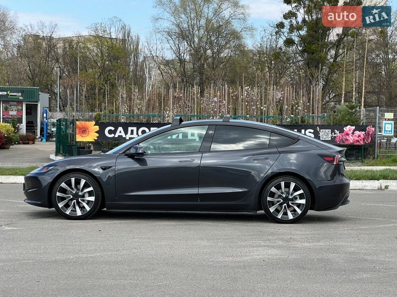 Седан Tesla Model 3 2024 в Киеве