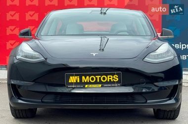 Седан Tesla Model 3 2019 в Киеве