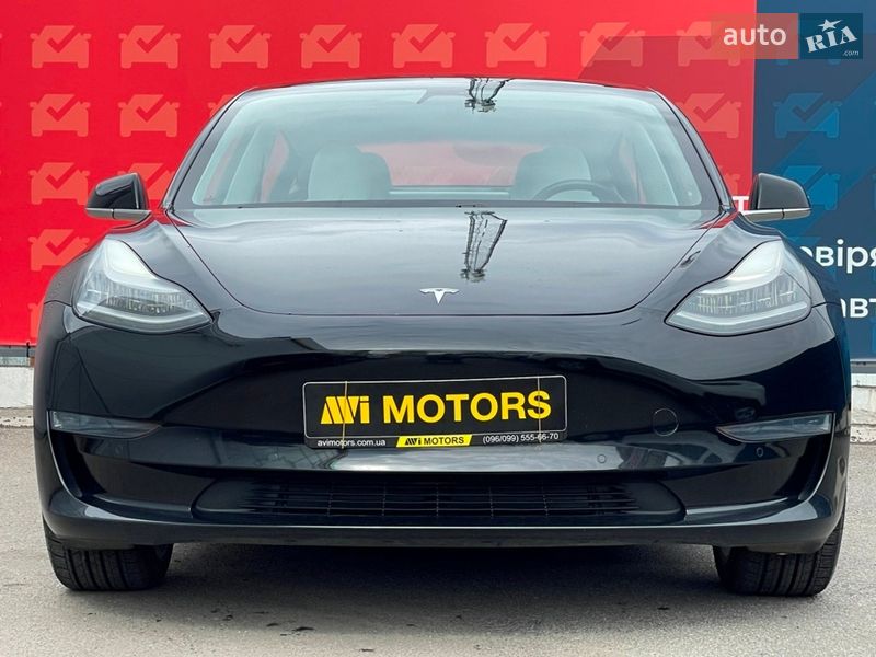 Седан Tesla Model 3 2019 в Киеве