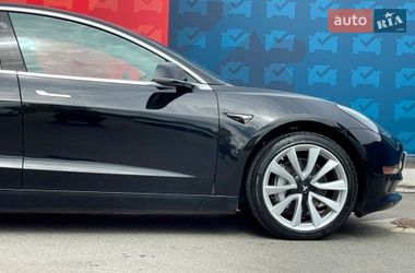 Седан Tesla Model 3 2019 в Киеве