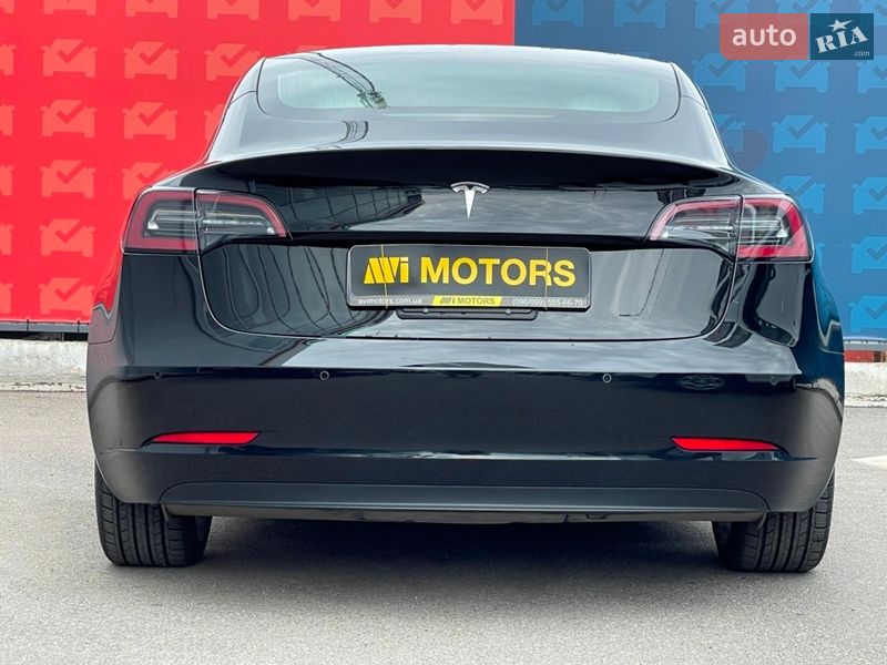 Седан Tesla Model 3 2019 в Киеве