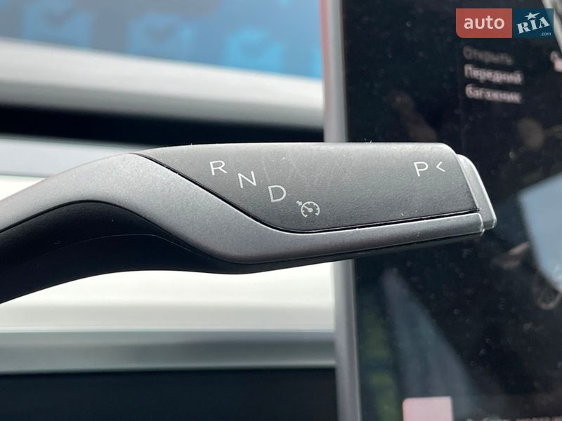 Седан Tesla Model 3 2019 в Киеве