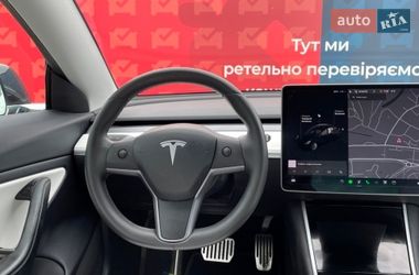 Седан Tesla Model 3 2019 в Киеве