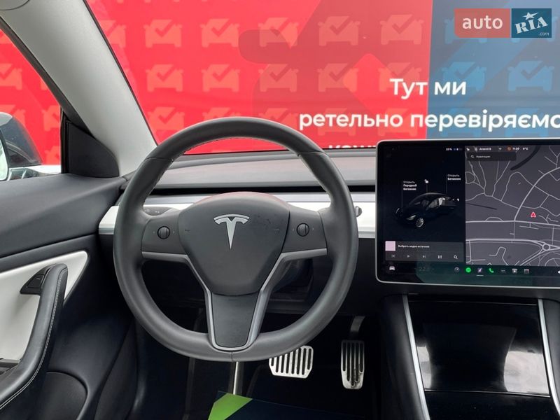 Седан Tesla Model 3 2019 в Киеве